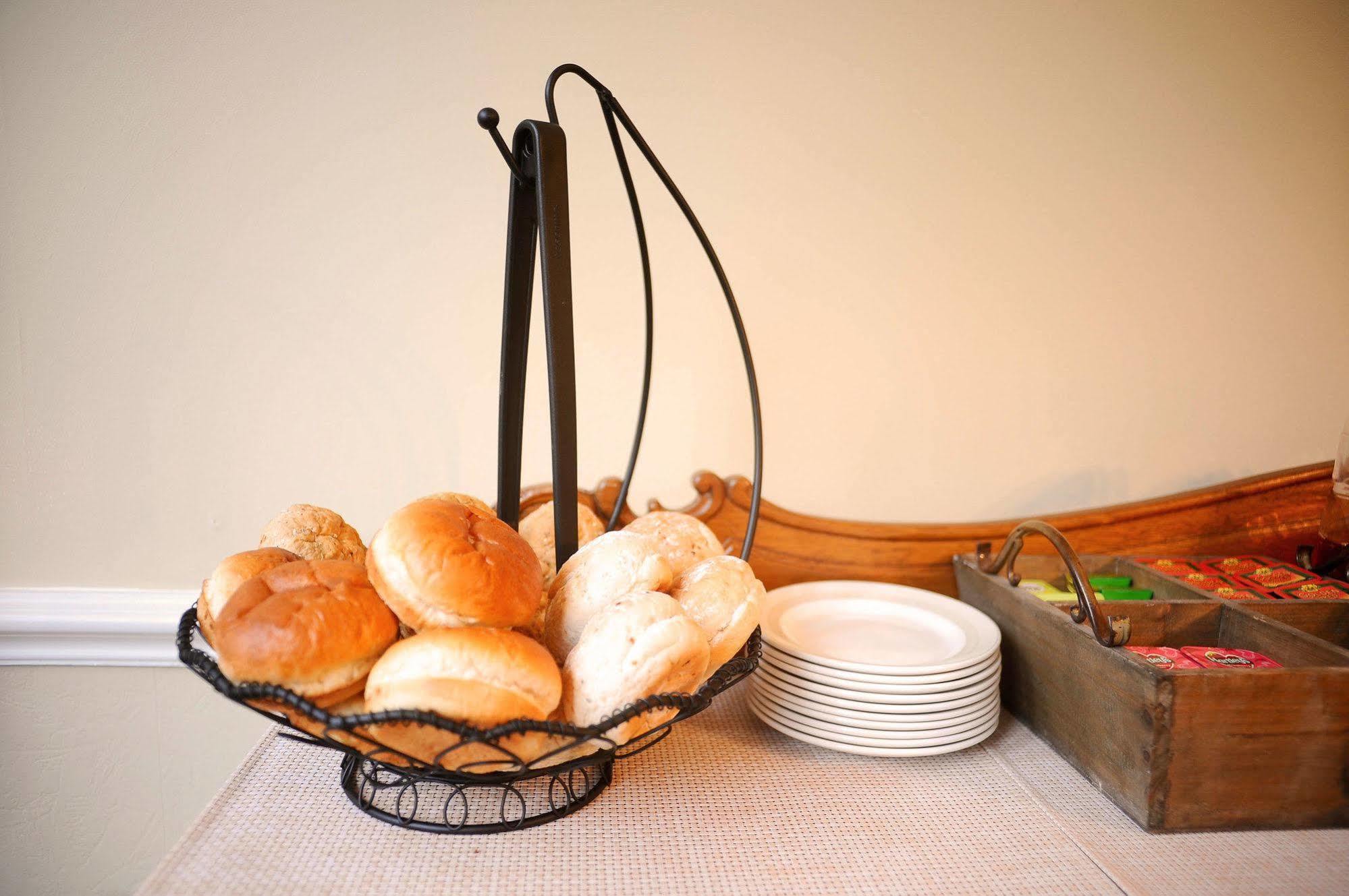 Chestnuts Guest House (Adults Only) Уиндермир Экстерьер фото
