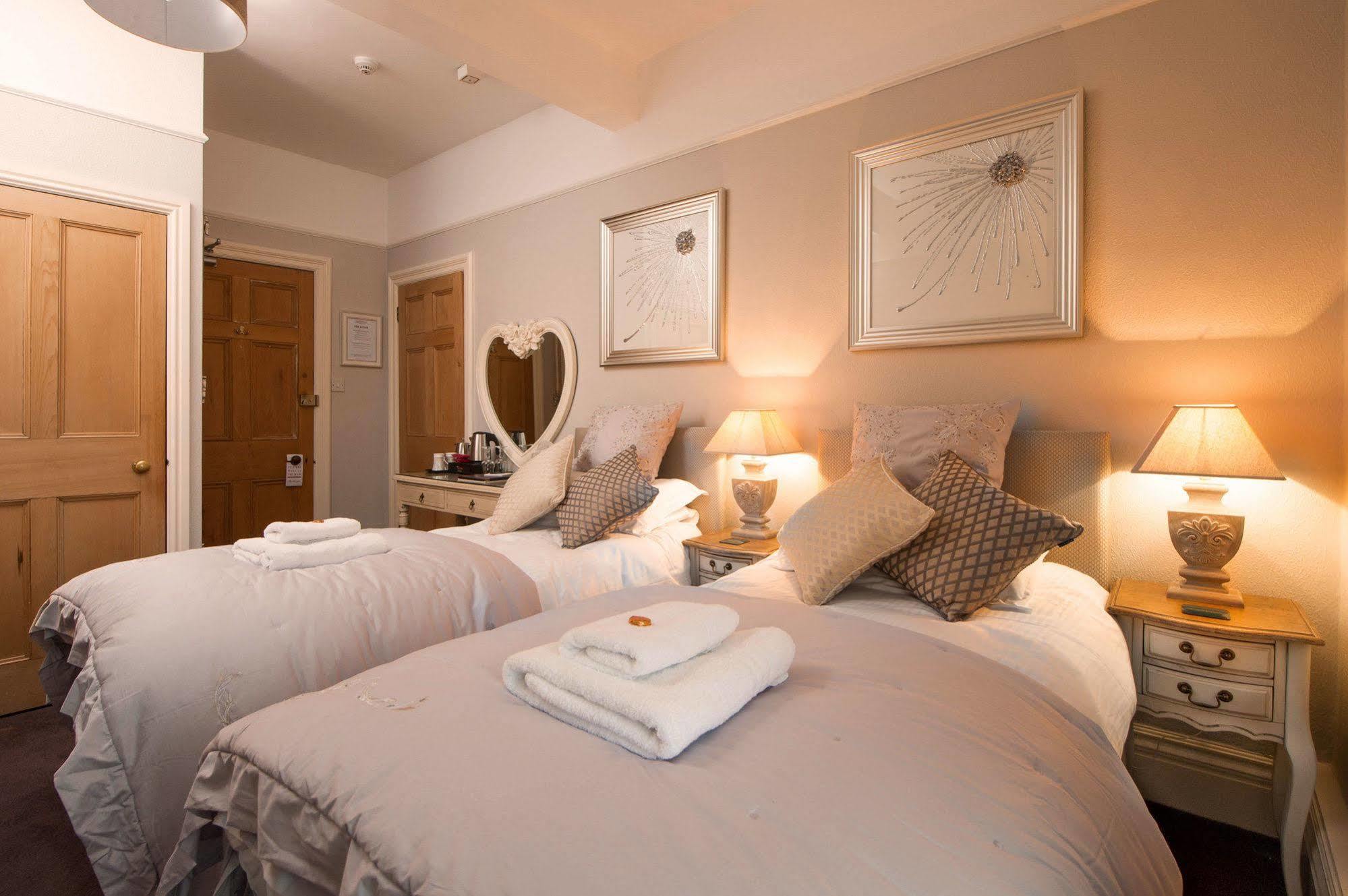 Chestnuts Guest House (Adults Only) Уиндермир Экстерьер фото
